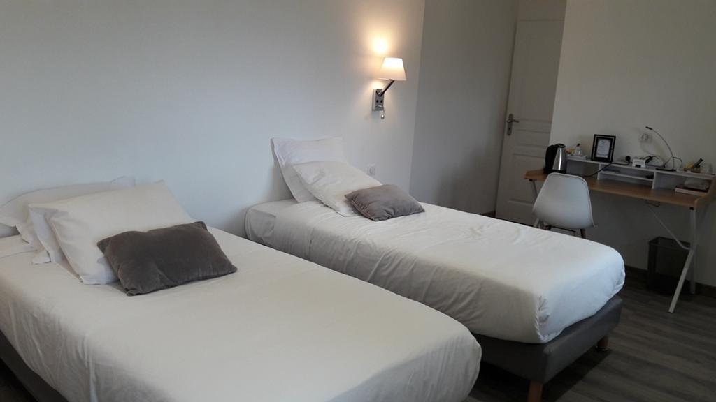 Hotel La Buissonniere Bannay  Екстер'єр фото